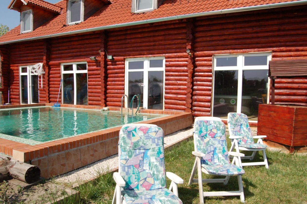 Roenk-Wellness Panzio Mezopeterd Bed & Breakfast Exterior foto