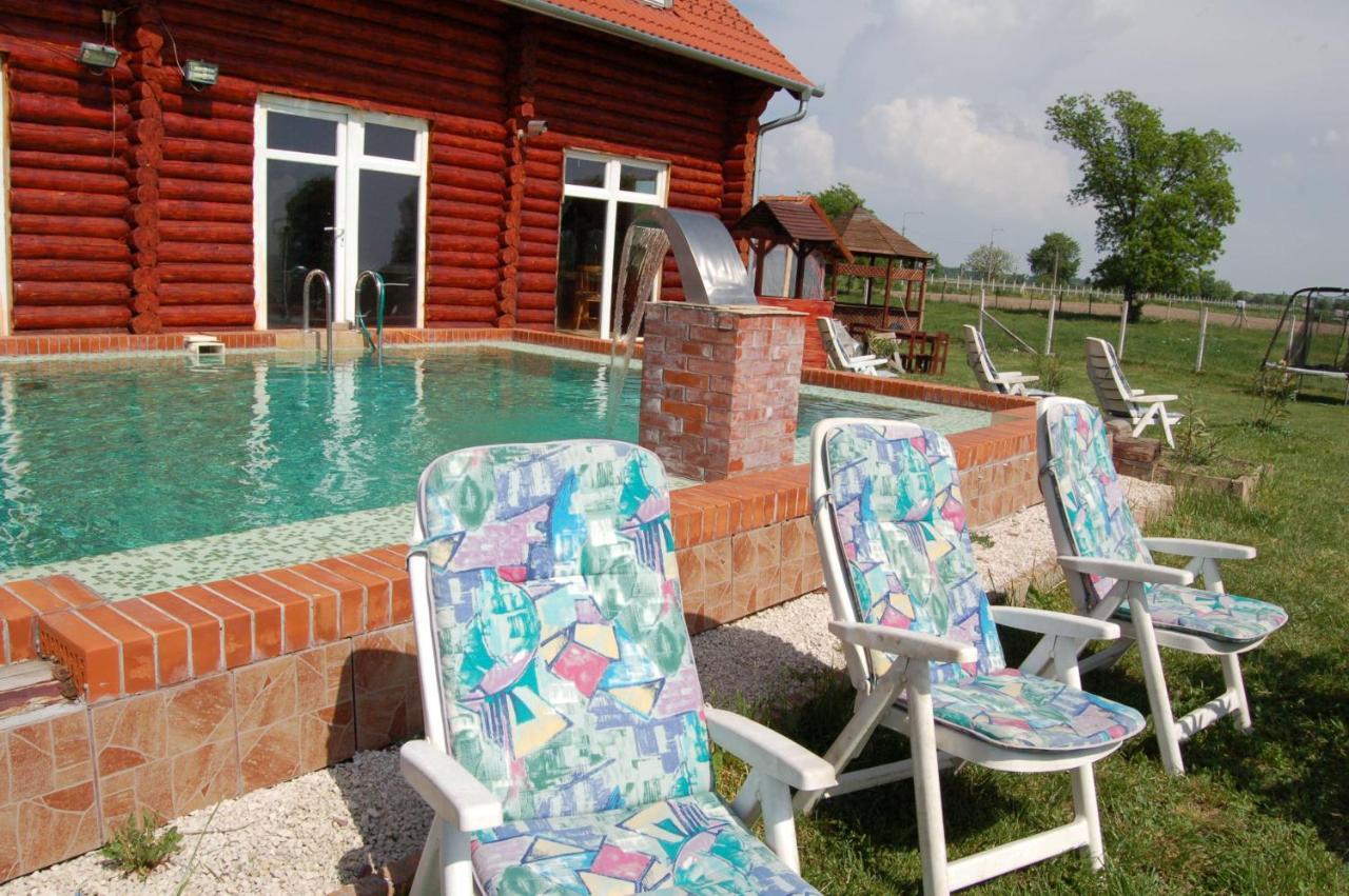 Roenk-Wellness Panzio Mezopeterd Bed & Breakfast Exterior foto