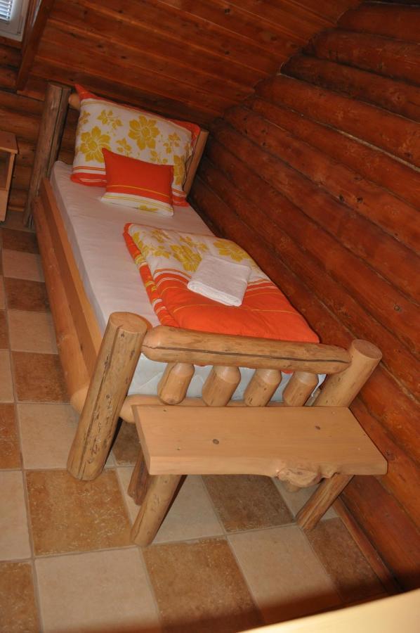 Roenk-Wellness Panzio Mezopeterd Bed & Breakfast Exterior foto