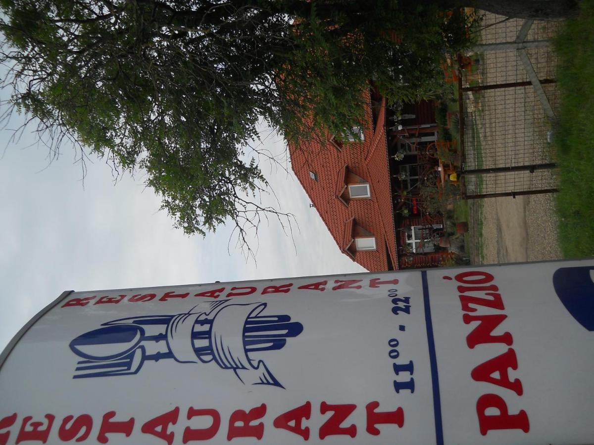 Roenk-Wellness Panzio Mezopeterd Bed & Breakfast Exterior foto