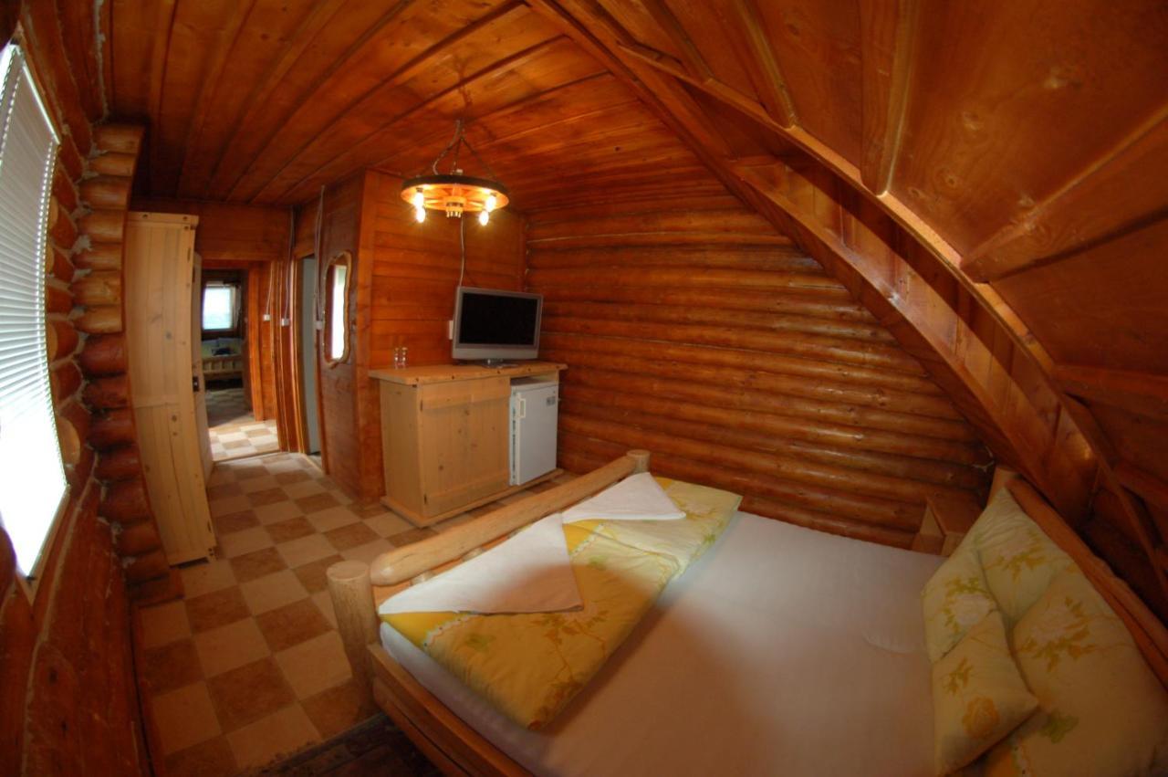 Roenk-Wellness Panzio Mezopeterd Bed & Breakfast Exterior foto