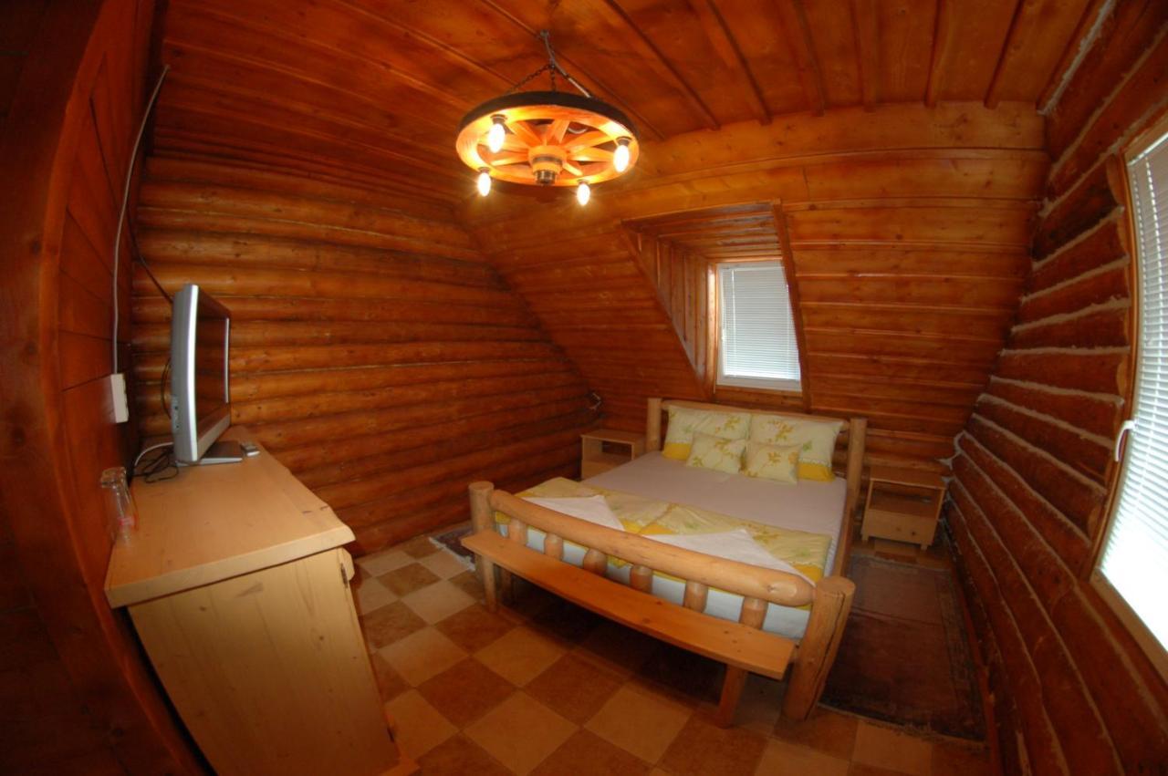 Roenk-Wellness Panzio Mezopeterd Bed & Breakfast Exterior foto